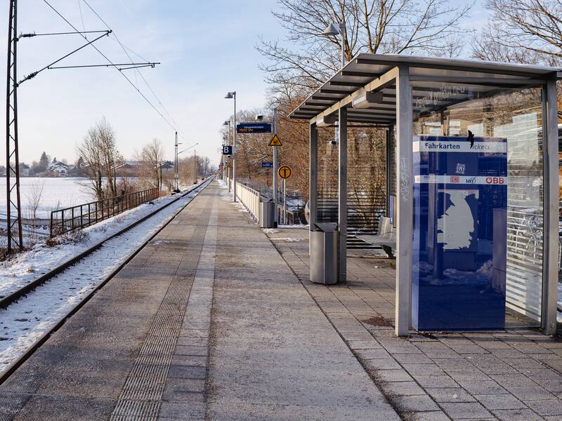 Bahnhof Haltestelle Kurpark Bad Aibling Bahnsteig und Gleise