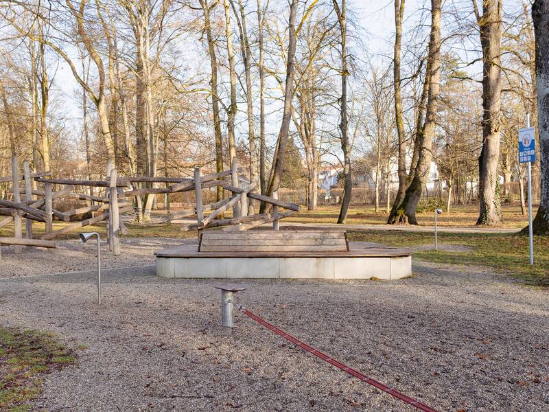 Spielplatz Spielgeräte im Kurpark Bad Aibling