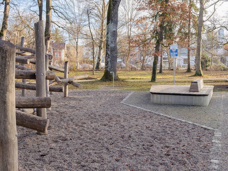 Spielplatz Spielgeräte im Kurpark Bad Aibling