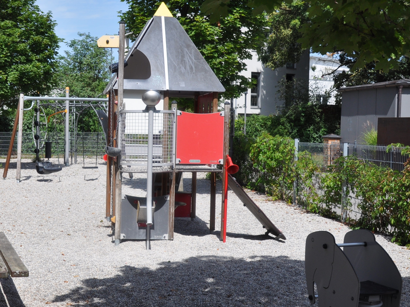 Spielplatz Spielgeräte am Maximiliansplatz