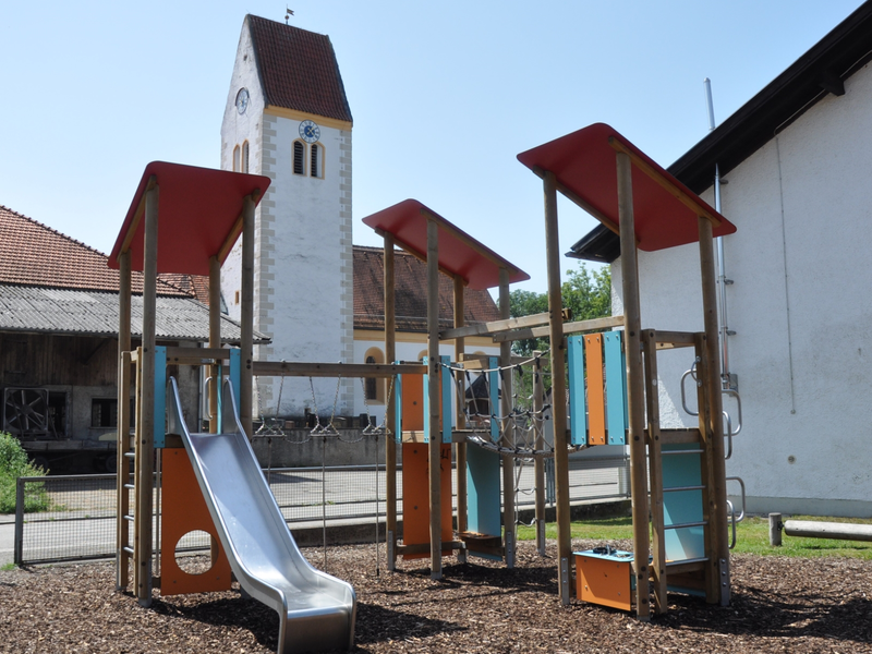 Spielplatz Spielgeräte Mietraching Dorfstraße