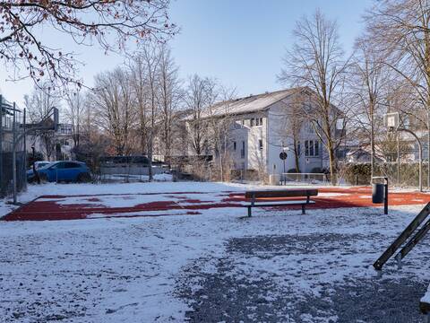 Basketballplatz am Krautacker in Bad Aibling im Schnee