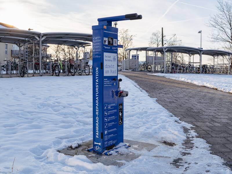 Fahrrad Reparaturstation am Bahnhof Kurpark Bad Aibling